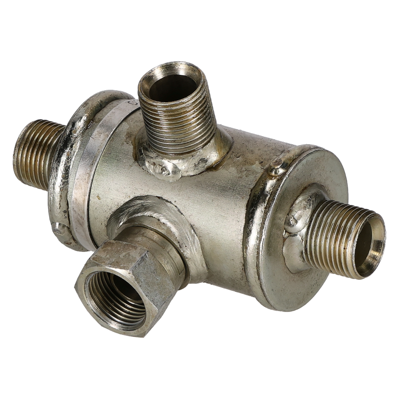 Transmission pipe manifold suitable for JCB